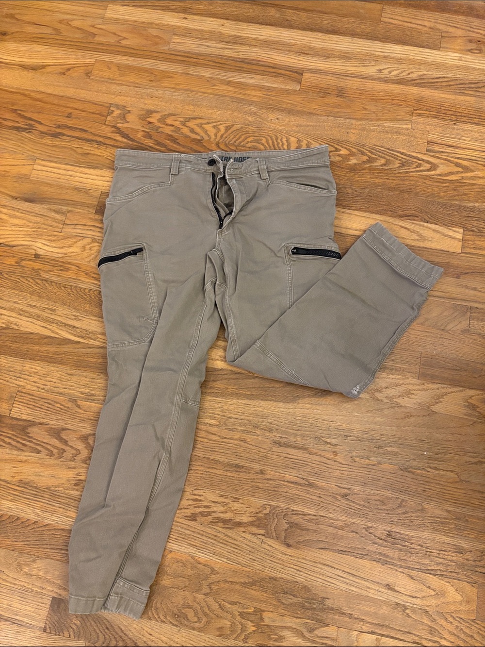 Duluth Trading Co Men's Cargo Pants in Taupe - Picture 2 of 2